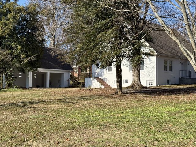 103 Springer Dr, Lawrenceburg, TN 38464