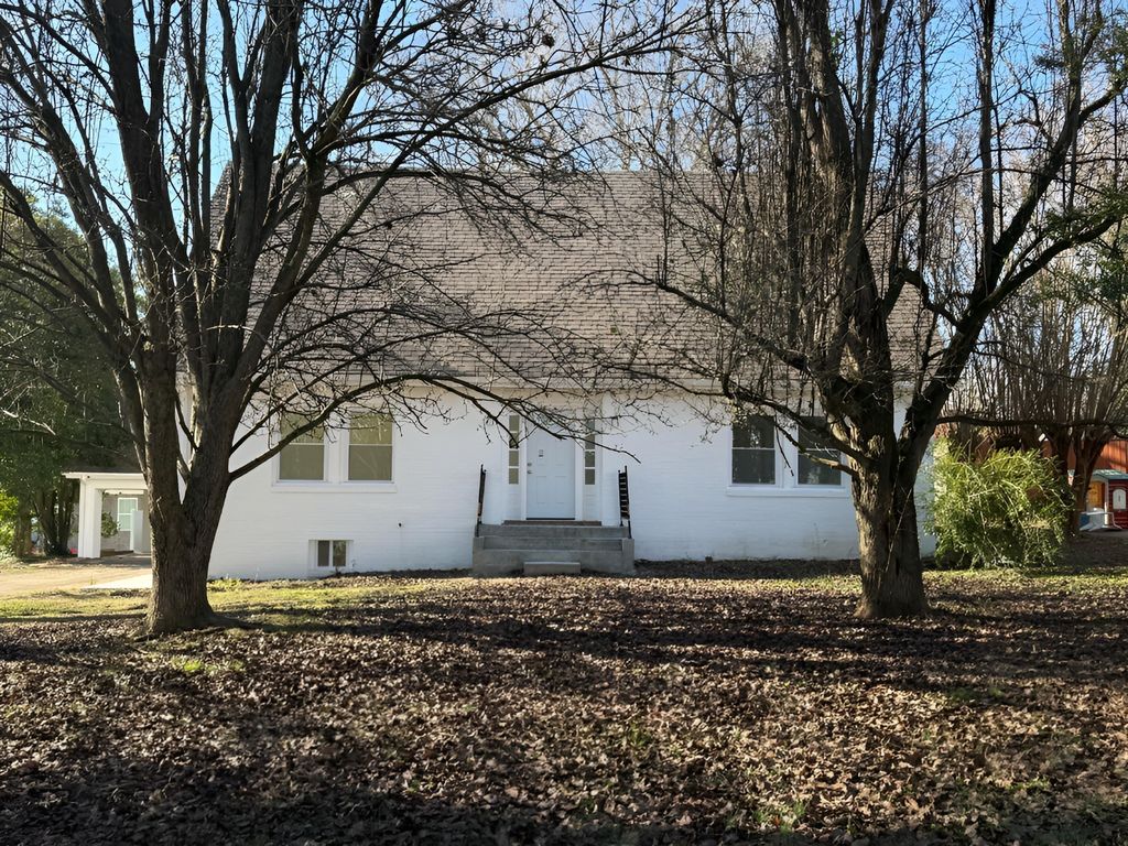 103 Springer Dr, Lawrenceburg, TN 38464