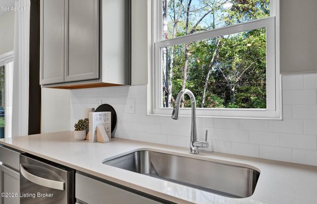 16802 Asher Ct, Louisville, KY 40245