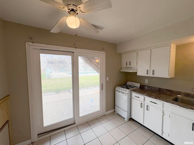 3623 N Sterling Ave Apt A1, Peoria, IL 61604