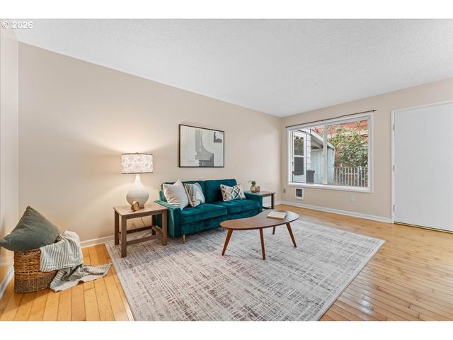 3216 Sw 11TH Ave, Portland, OR 97239