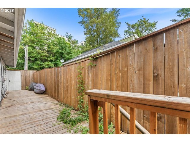 3216 Sw 11TH Ave, Portland, OR 97239