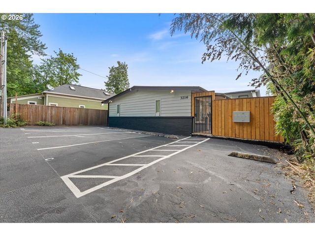 3216 Sw 11TH Ave, Portland, OR 97239