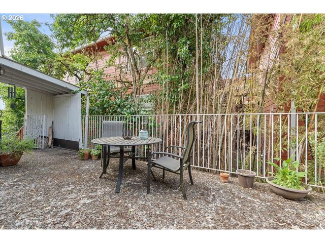 3216 Sw 11TH Ave, Portland, OR 97239