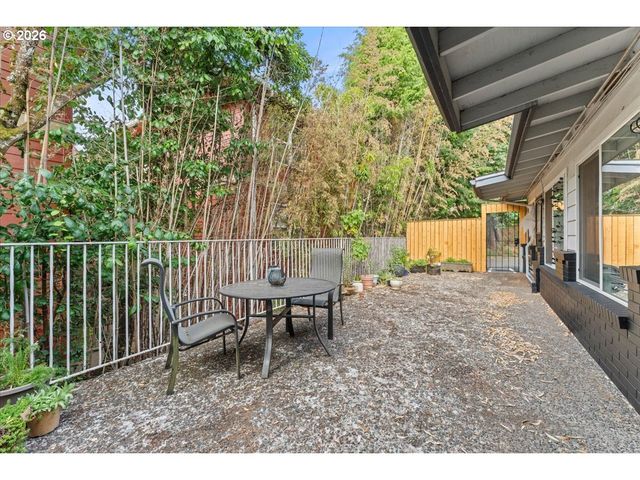 3216 Sw 11TH Ave, Portland, OR 97239