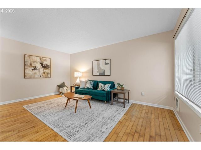 3216 Sw 11TH Ave, Portland, OR 97239