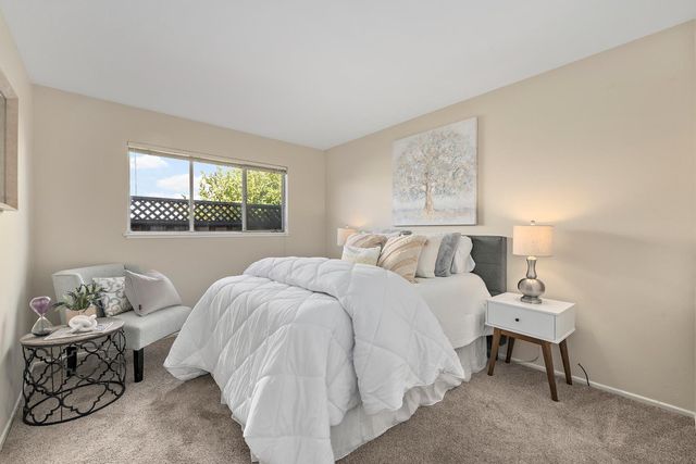 2257 Portsmouth Way, San Mateo, CA 94403