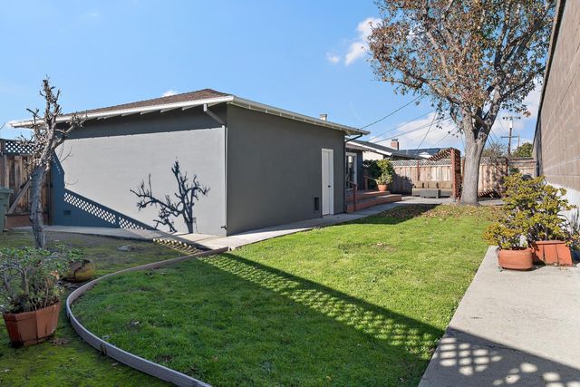 2257 Portsmouth Way, San Mateo, CA 94403