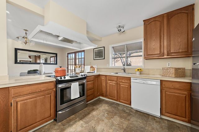 2257 Portsmouth Way, San Mateo, CA 94403