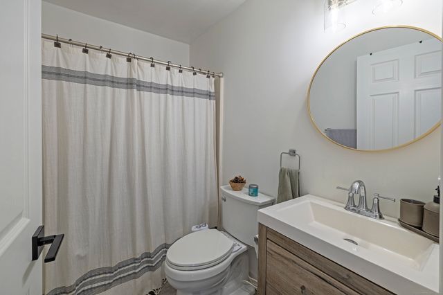 39 Lance Circle 39, Bridgeport, CT 06606