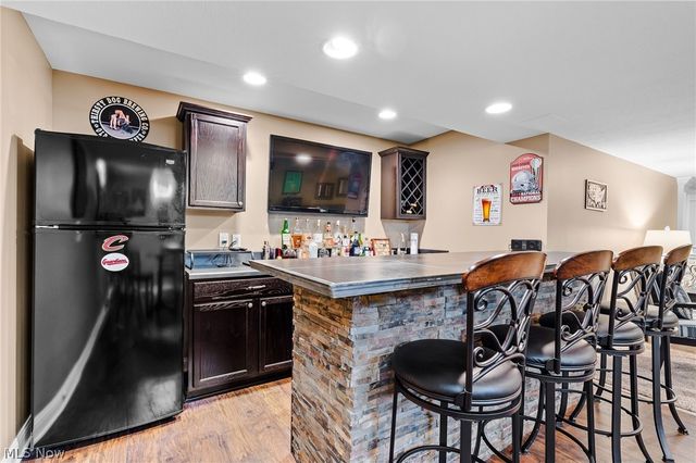 2886 Parnham Drive, Medina, OH 44256