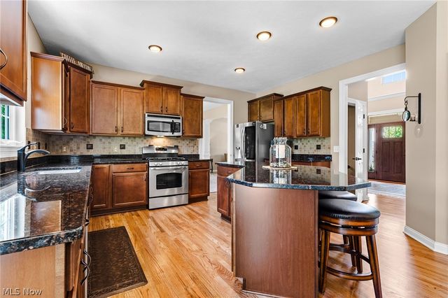 2886 Parnham Drive, Medina, OH 44256
