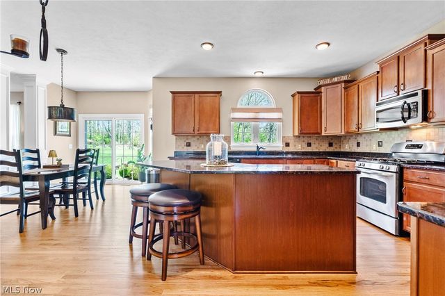 2886 Parnham Drive, Medina, OH 44256