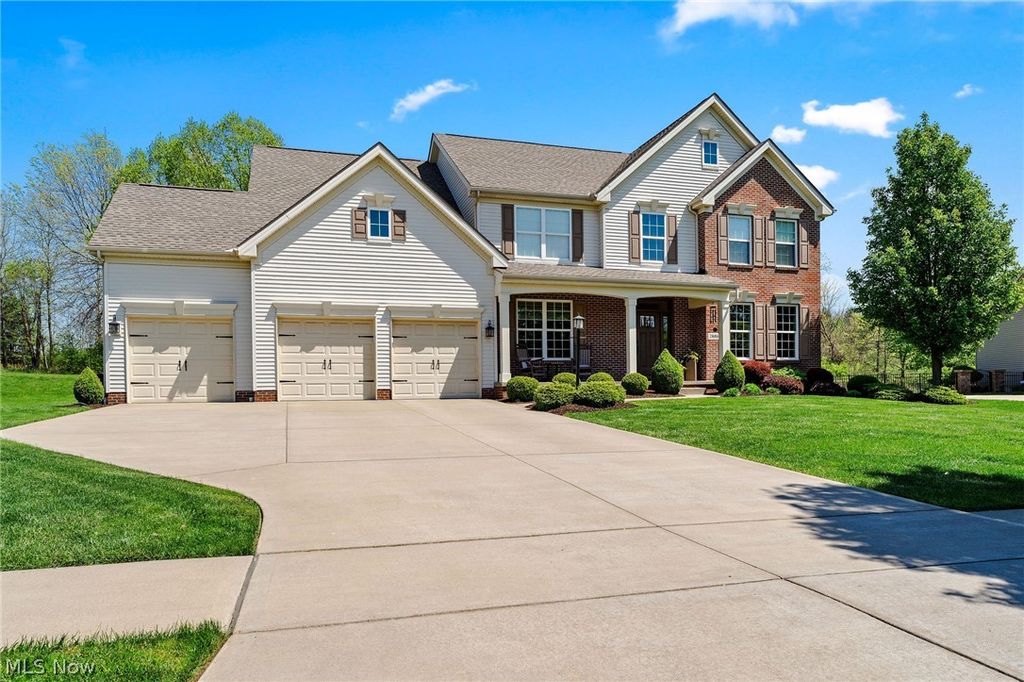 2886 Parnham Drive, Medina, OH 44256