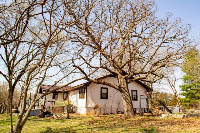 236 State Route Y, Arcola, MO 65603