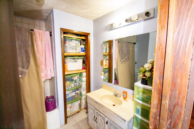 236 State Route Y, Arcola, MO 65603