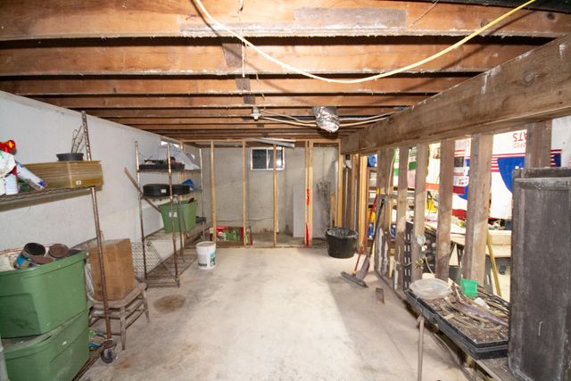 236 State Route Y, Arcola, MO 65603