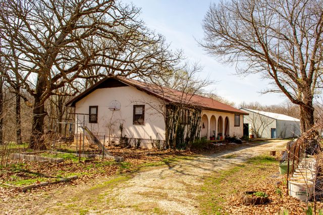 236 State Route Y, Arcola, MO 65603