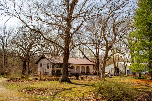 236 State Route Y, Arcola, MO 65603