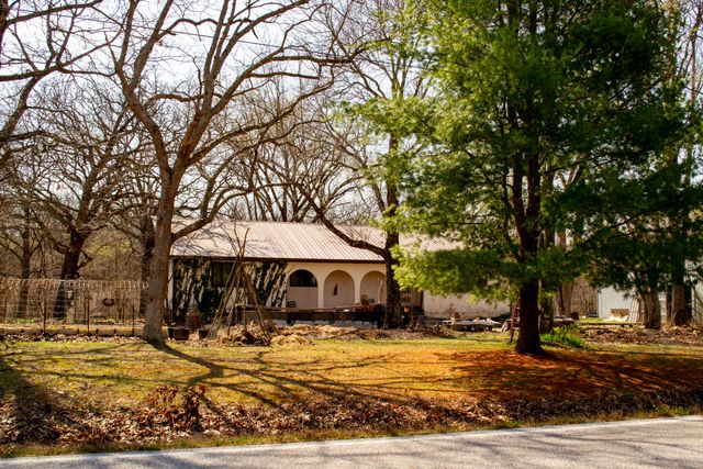 236 State Route Y, Arcola, MO 65603