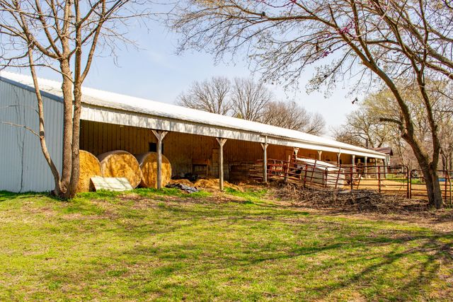 236 State Route Y, Arcola, MO 65603