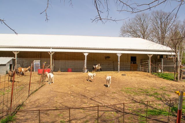 236 State Route Y, Arcola, MO 65603