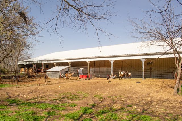 236 State Route Y, Arcola, MO 65603