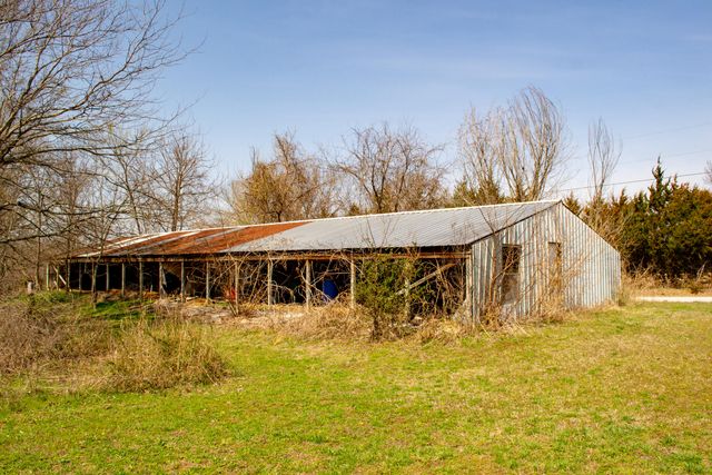 236 State Route Y, Arcola, MO 65603