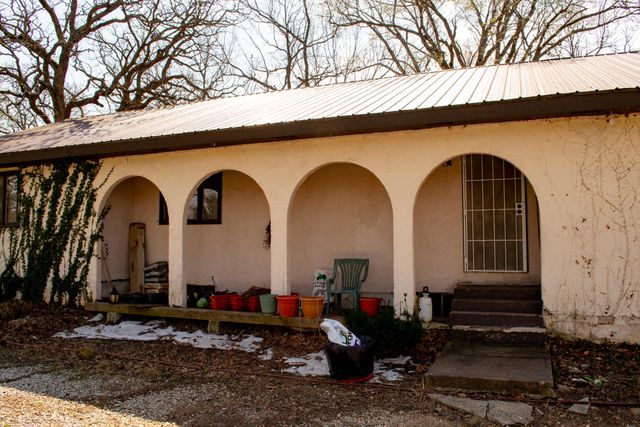 236 State Route Y, Arcola, MO 65603