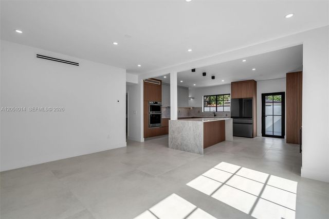 1760 SW 16th Ter, Miami, FL 33145