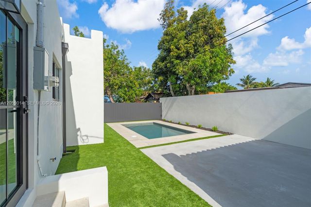 1760 SW 16th Ter, Miami, FL 33145