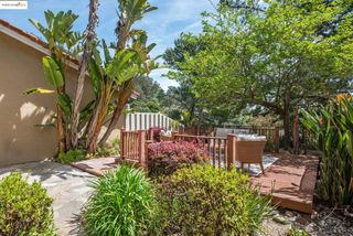 43 Turtle Creek St, Oakland, CA 94605