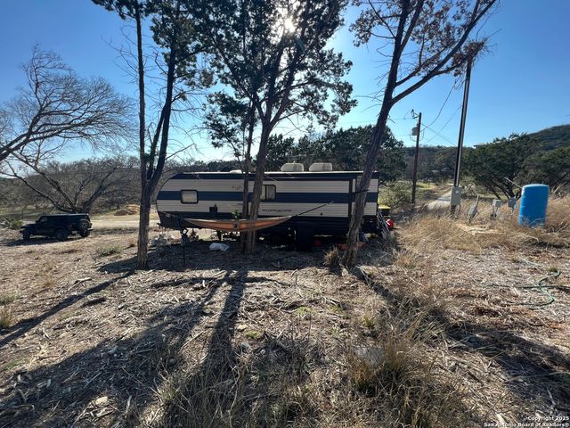 191 Scott Dr, Center Point, TX 78010