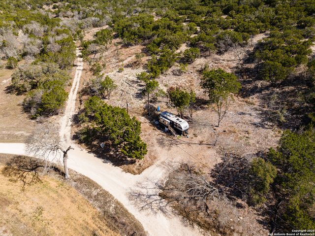 191 Scott Dr, Center Point, TX 78010