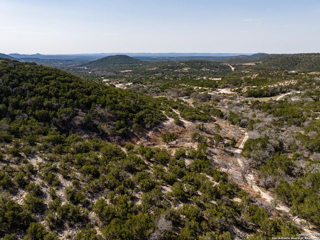 191 Scott Dr, Center Point, TX 78010