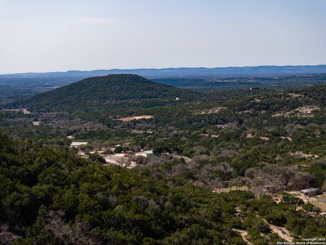 191 Scott Dr, Center Point, TX 78010