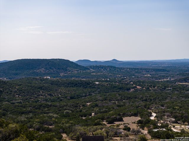 191 Scott Dr, Center Point, TX 78010