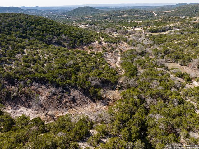 191 Scott Dr, Center Point, TX 78010