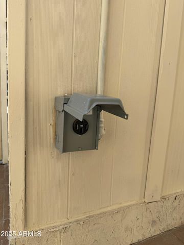 1657 W Hazelwood Street, Phoenix, AZ 85015