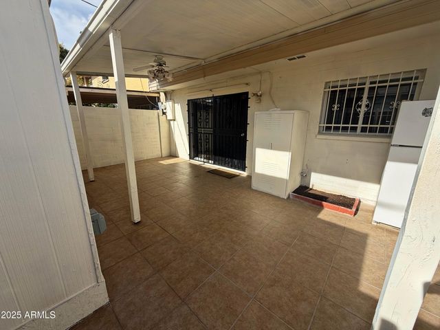 1657 W Hazelwood Street, Phoenix, AZ 85015