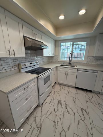 1657 W Hazelwood Street, Phoenix, AZ 85015