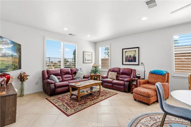 520 Olazabal, Hemet, CA 92545