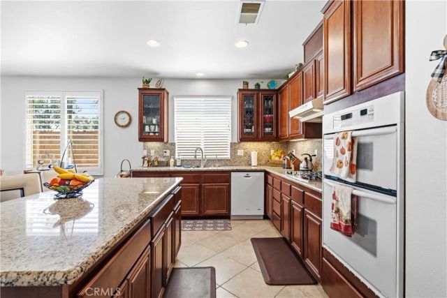 520 Olazabal, Hemet, CA 92545