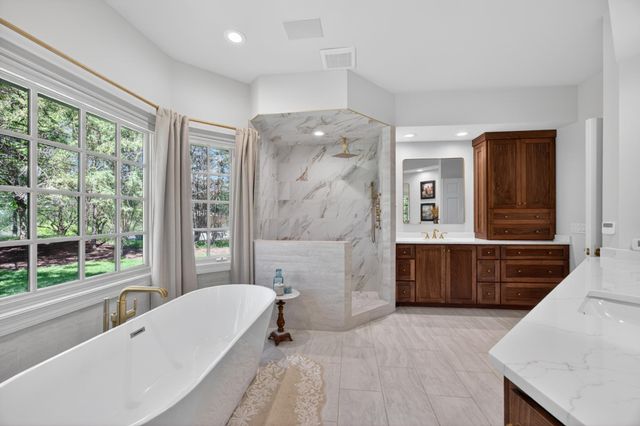 1000 Old Crystal Bay Road S, Orono, MN 55391