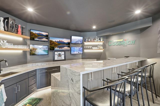 1000 Old Crystal Bay Road S, Orono, MN 55391