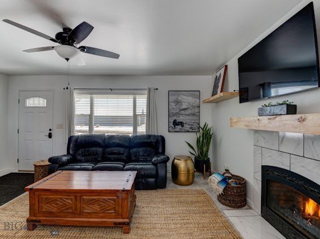 305 Lathrop Street W, Clyde Park, MT 59018