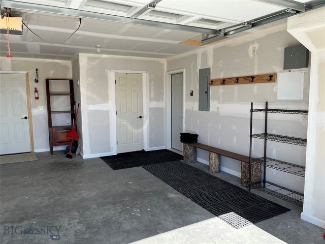 305 Lathrop Street W, Clyde Park, MT 59018