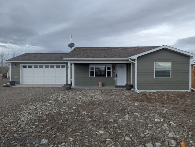 305 Lathrop Street W, Clyde Park, MT 59018
