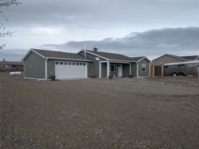 305 Lathrop Street W, Clyde Park, MT 59018