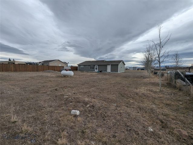 305 Lathrop Street W, Clyde Park, MT 59018